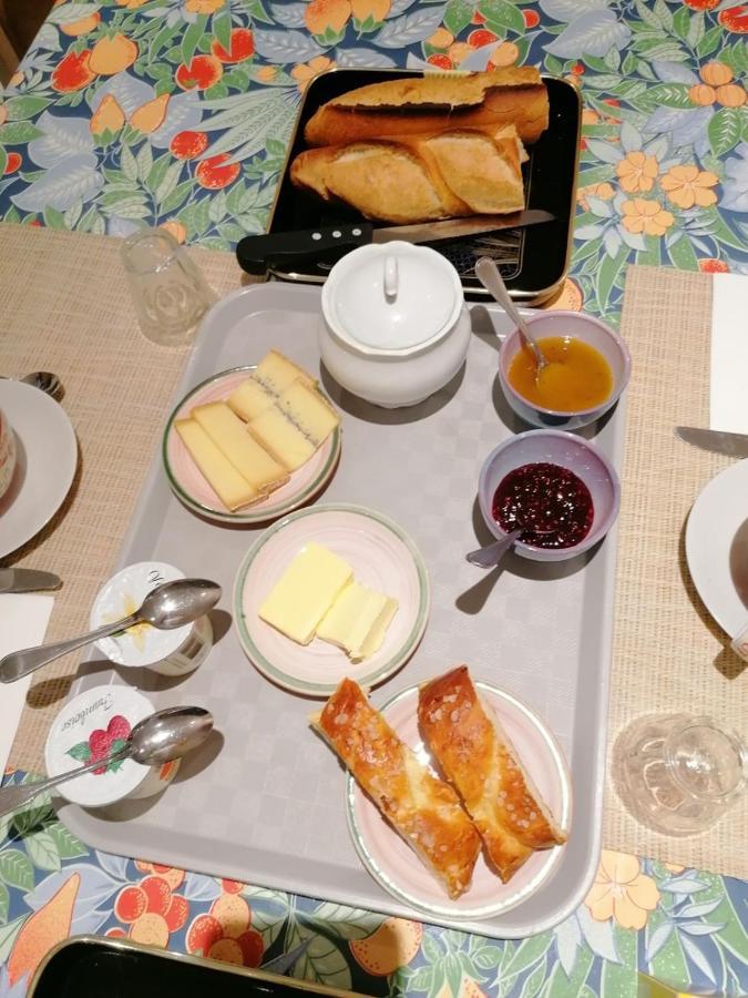Chambre Et Table D'Hotes La Meule โปลิญญี ภายนอก รูปภาพ